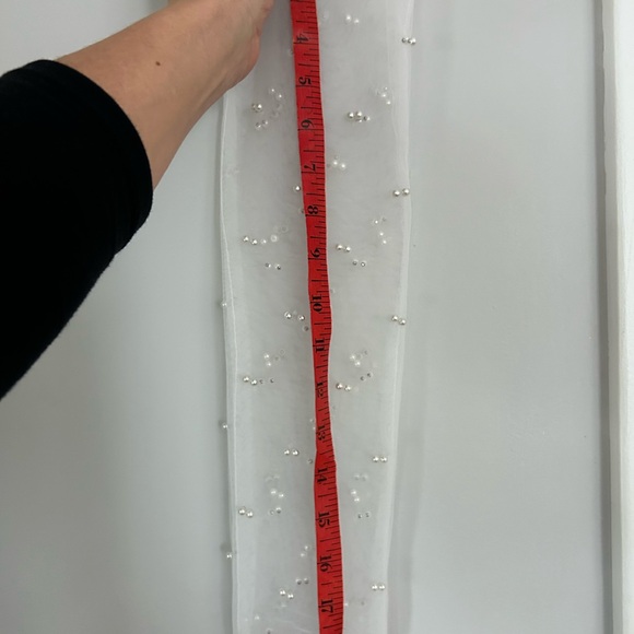 Wedding shall with detachable sleeves - Picture 7 of 11